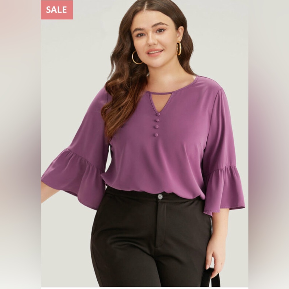 🩷. 1120. Plus Size Mauve Purple Bell Sleeve Keyhole Blouse